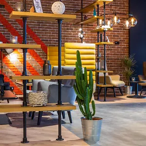https://park-inn-by-radisson-poznan.poznan-hotels.com