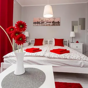 https://grey-house.hotelswroclaw.com
